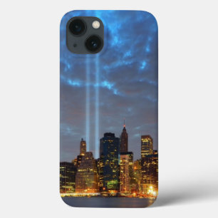 Opinião da skyline da cidade na noite