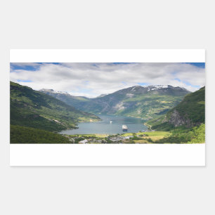 Opinião de Geirangerfjord na etiqueta retangular