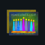Orçamento Verde Hanukkah Boho vela cartão de amor<br><div class="desc">"Paz, amor e luz." Uma ilustração lúdica, moderna e artística das velas de padrão de feto em uma menorah ajuda você a lançar no feriado de Chanucá. Velas azuis cortadas com padrões coloridos de folha de alumínio sobrepõem um fundo verde-fundo rico e profundo. Folha falsa de diamante de cobre em...</div>