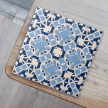 Ornamentado Elegante Damask Clássico Azul E Branco<br><div class="desc">Este elegante azulejo decorativo,  que chama a atenção,  em tons azuis e brancos é uma excelente maneira de adicionar um toque pessoal à decoração domiciliar.</div>