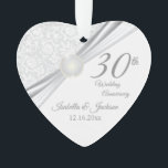 Ornamento 30 Casamento de Aniversário KeepsaDesign<br><div class="desc">🥇 UM DESIGN DE ARTE DE DIREITOS AUTORAIS ORIGINAL, DE Donna Siegrist, DISPONÍVEL SOMENTE NO ZAZZLE! 30 de Aniversário de Aniversário de Keepsasasasaame Ornament Design. Este belo ornamento será atingido por esse casal especial ou pessoa(s). Também funcionaria bem para qualquer outro evento ou ocasião, como um noivado, casamento, aniversário, graduação,...</div>