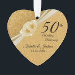 Ornamento 50º aniversário de casamento do Ouro<br><div class="desc">⭐ ⭐ ⭐ revisão ⭐ 5 estrelas. 🥇 UM DESIGN DE ARTE DE DIREITOS AUTORAIS ORIGINAL, DE Donna Siegrist, DISPONÍVEL SOMENTE NO ZAZZLE! 50º Aniversário de Casamento, Keepsasasasasaame Design. Este belo ornamento será atingido por esse casal especial ou pessoa(s). Também funcionaria bem para qualquer outro evento ou ocasião, como um...</div>