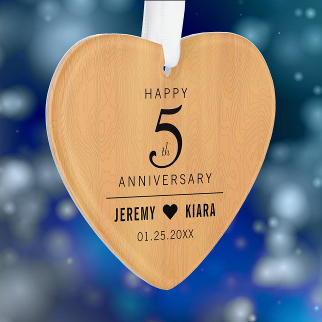 Ornamento 5o aniversário de casamento de madeira elegante (Elegant 5th Wood Wedding Anniversary Acrylic Ornament Cover Photo.)