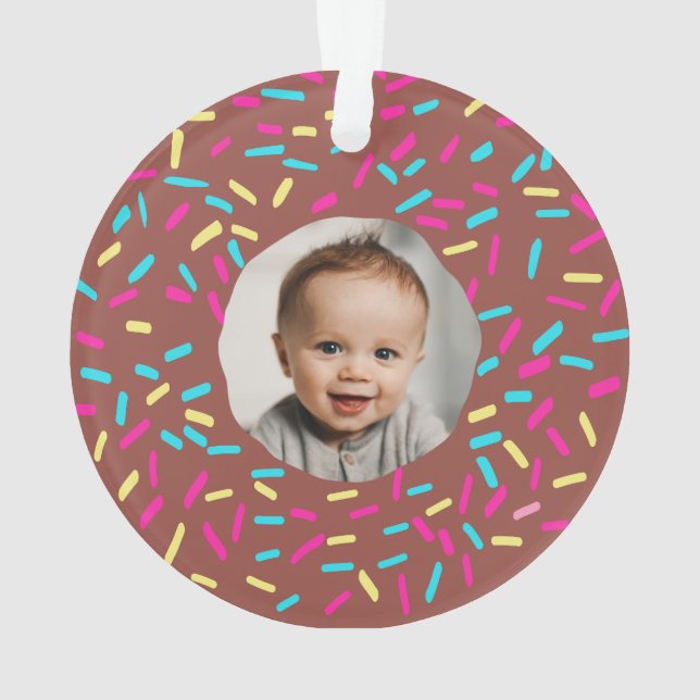 Ornamento Bebês Brown Doughnut Primeira Foto Personalizada d (Verso)