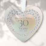 Ornamento Belo Aniversário de 30 de Pérola<br><div class="desc">Apresentando um belo coração de pérolas e pérolas,  esta marca de aniversário de casamento de 30 chic pode ser personalizada com sua informação especial sobre aniversário de pérolas em um fundo de pérolas. Projetado por Thisnotme©</div>