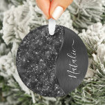 Ornamento Brilho Preto Metálico Personalizado<br><div class="desc">Personalize facilmente este metal escovado preto e um ornamento padrão de brilho falso glamouroso com seu próprio nome personalizado.</div>