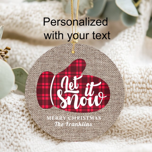 Ornamento Búpula de Xadrez de Buffalo Russo Deixe-o nevar no (Rustic buffalo plaid and burlap "Let it snow" Christmas ornament)