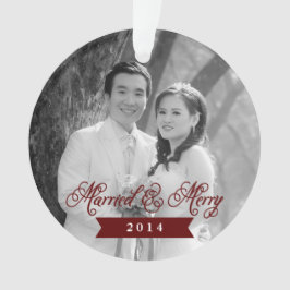 Ornamento casado & alegre 2 do feriado