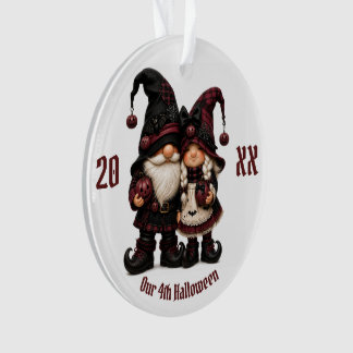 Ornamento Casal de Gnomos de Halloween Burgundy com Xadrez