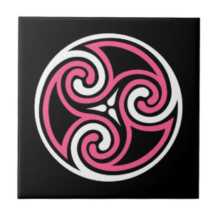 Ornamento Celtic Triskele, Fuchsia, Preto e Branco