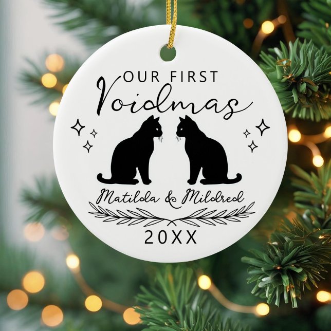 Ornamento Cerâmico da Família de Gatos Pretos do P (First Voidmas with your black cats? Here's the ornament to celebrate that wonderful moment. )