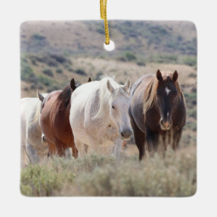 Ornamento Cerâmico de Cavalos Selvagens de Lava-Ar