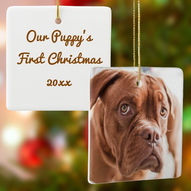 Ornamento Cerâmico de Foto de Primeiro Natal (Celebrate your pup's first Christmas with this First Christmas ornament. )
