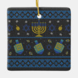 ornamento cerâmico de Hanukkah<br><div class="desc">Feliz Hanukkah Judaism Hebraico Judeus hanukkah, judeu, jedesejo, natal, chanukah, feriado, engraçado, jew, feliz hanukkah, menorah, sonho, chanukkah, israel, hebrew, estrela de david, inverno, hannukah, feriados, judaísmo, bandeira americana, aniversário, kwanzaa xii, mas, filme, fofo, mulheres, bonitas, festivas, natal judeu, humorístico, feliz</div>