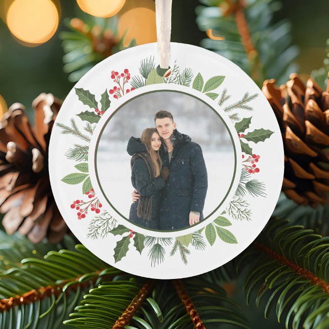 Ornamento Chic Holly Wreath 2 Sided Couple Photo Christmas (Criador carregado)