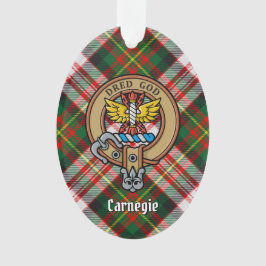 Ornamento Clan Carnegie Crest sobre o Vestido Tartan