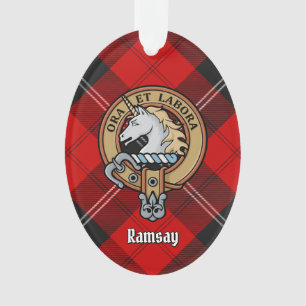 Ornamento Clan Ramsay Crest sobre o Red Tartan