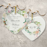 Ornamento de Casamento Floral Ornamento<br><div class="desc">Com uma delicada granja floral de aquarela,  este casamento chic ou o enfeite de aniversário pode ser personalizado com sua mensagem especial de aniversário,  nomes e data. O reverso apresenta uma coroa floral com iniciais de monograma elegante. Projetado por Thisnotme©</div>
