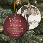 Ornamento De Cerâmica 1 Foto QUALQUER Aniversário Cheio Vermelho e Doura<br><div class="desc">Feliz Aniversário! Comemore qualquer aniversário de casamento com uma foto personalizada de um ornamento cerâmico vermelho e dourado. Imagem, número de anos, nomes de casais e data de casamento neste modelo são todos simples de personalizar. Design apresenta um fundo metálico escovado burgundy faux escovado, tipografia do estilo vintage art deco,...</div>