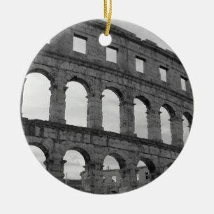 Ornamento De Cerâmica A arena em Pula
