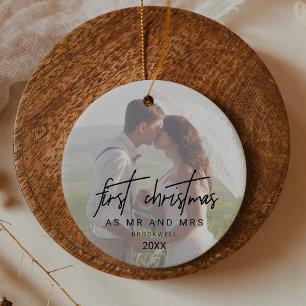 Ornamento De Cerâmica A Caligrafia Whimsical desbotou Foto Sr. e Sra.