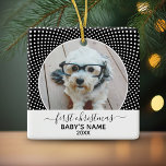 Ornamento De Cerâmica A primeira Bolinhas de fotos de Natal do bebê, pre<br><div class="desc">Presente perfeito para novos pais ou recém-nascidos. Personalize com sua foto. Se precisar ajustar a foto ou digite,  clique no botão PERSONALIZAR ESTA acima.</div>