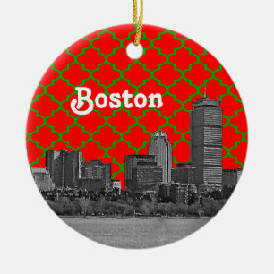 Ornamento De Cerâmica A skyline de Boston gravou o Xmas vermelho verde