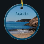Ornamento De Cerâmica Acadia Sand Beach National Park Maine<br><div class="desc">Ornamento do Parque Nacional de Acadia Sand Beach. A primeira parada no Loop Acadia National Park é Sand Beach. Personalize esta bela imagem de alta resolução com o seu Nome da Família e o ano que visitou. Você também pode mudar a foto da frente com uma foto de férias e...</div>