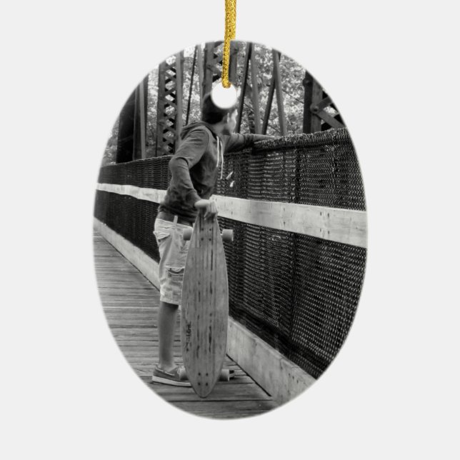 Ornamento De Cerâmica Adolescente com Longboard (Frente)