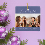 Ornamento De Cerâmica Amigos para a vida fotográfica nomes azuis<br><div class="desc">Um presente para o(s) seu(s) melhor(s) amigo(s) para aniversários,  Natal ou evento especial. Texto: Amigos para a Vida,  escrito com um script de estilo com letra de tendência. Personalize e use sua própria foto e nomes. Um fundo azul escuro de cor.</div>
