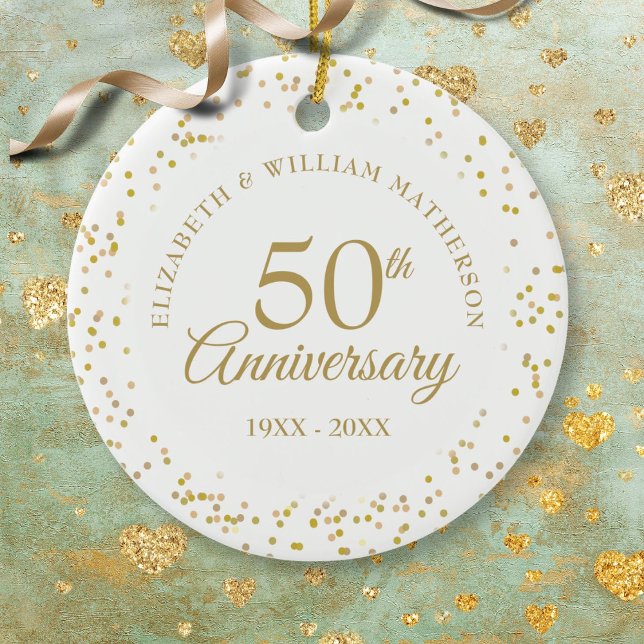 Ornamento De Cerâmica Aniversário de 50 anos de casamento com Confetes d (50th Wedding Anniversary Gold Dust Confetti Ceramic Ornament)