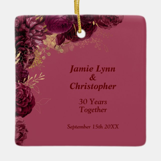 Ornamento De Cerâmica Aniversário de Casamento Floral de Burgundy (Frente)