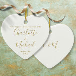 Ornamento De Cerâmica Aniversário do Monograma de Casamento Personalizad<br><div class="desc">Apresentando nomes de estilo de assinatura de ouro,  este ornamento de manutenção de casamento chic ou aniversário pode ser personalizado com sua mensagem de aniversário especial,  nomes e data especial com iniciais de monograma no verso. Projetado por Thisnotme©</div>