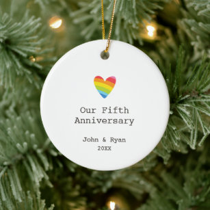 Ornamento De Cerâmica Aniversário do Rainbow Heart Personalizado LGBT 5