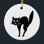 Ornamento De Cerâmica As máscaras vazias lisas DIY do vermelho adicionam<br><div class="desc">As máscaras vazias lisas DIY do vermelho adicionam o estilo da foto das citações do texto: Ornamento do círculo Memórias maravilhosas da família da captação com um ornamento cerâmico personalizado. Adicione suas fotos favoritas, imagens e mensagem pessoal a ambos os lados deste ornamento. Uma costa da linha do ouro faz...</div>