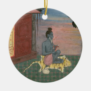 Ornamento De Cerâmica Ascetic envelhecido assentado em uma pele do tigre