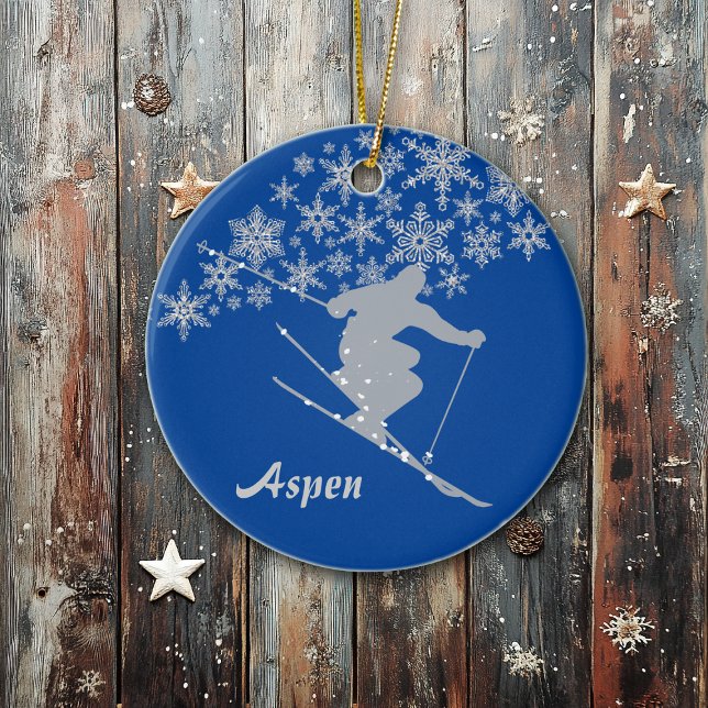 Ornamento De Cerâmica Aspen Snowflake Skier Personalizado (Criador carregado)