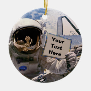 Ornamento De Cerâmica Astronauta da NASA segurando placa - Adicionar tex