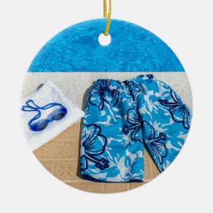 Ornamento De Cerâmica Bandas de natação óculos e toalha na piscina