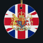 Ornamento De Cerâmica Bandeira da União Britânica e Crest Real<br><div class="desc">Royal Crest e Union Flag do Reino Unido da Grã-Bretanha Excelente e da Irlanda Norte.</div>