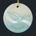 Ornamento De Cerâmica Beach House Seagull Aqua Blue ID623<br><div class="desc">Este produto nas cores suaves do mar e da areia permite que você adicione facilmente seu próprio nome e texto usando o modelo fornecido. A simples imagem do gaivota em um fundo angustiado, de aquarela, é destacada por um sotaque de onda em aqua e branco. Se você não tem a...</div>