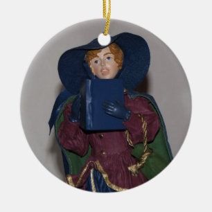 Ornamento De Cerâmica Beautiful Holiday Caroler Holiday Ornament