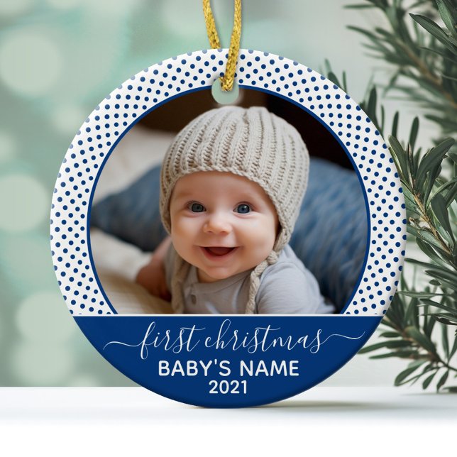 Ornamento De Cerâmica Bebês Primeiro Natal - Bolinhas brancas azuis (Personalized Photo Ornament - Baby's First Christmas)