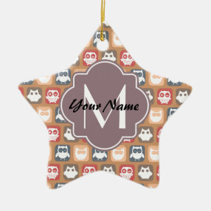 Ornamento De Cerâmica Beige Owls Monograma Personalizado e Nome