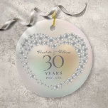 Ornamento De Cerâmica Belo Aniversário de Casamento de Pearl 30<br><div class="desc">Apresentando uma linda pérola,  esta lembrança de aniversário de casamento de 30 chic pode ser personalizada com sua informação especial sobre aniversário de pérola em um fundo de pérola. Projetado por Thisnotme©</div>