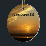 Ornamento De Cerâmica Belo Ocean Shores Beach Sunset Foto<br><div class="desc">Este belo ornamento mostra uma espetacular e colorida foto do pôr do sol tirada de uma praia pacífica em Ocean Shores,  Washington. Camadas de nuvens dão a impressão de uma pintura de abstrato.</div>