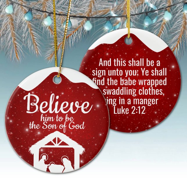 Ornamento De Cerâmica Berry Red Sparkle Winter Wonderland Worship ⛪️ 🎄 (nativity scene bible verse design snowfall background
religious holiday decor
customizable luke 2 12)