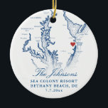 Ornamento De Cerâmica Bethany Beach DE Map Marinho Foto de Casamento Nat<br><div class="desc">Comemore sua praia de Bethany, casamento de Delaware com nosso elegante marinho azul do mapa de Delaware personalizado Enfeites de natal. Apresentando a foto do casamento do casal no verso, esta lembrança captura lindamente o charme do seu dia especial. Perfeito para comemorar locais como O Mar de Addy, o Mar...</div>