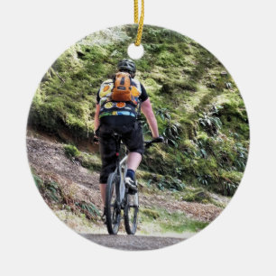 ORNAMENTO DE CERÂMICA BIKING DA MONTANHA