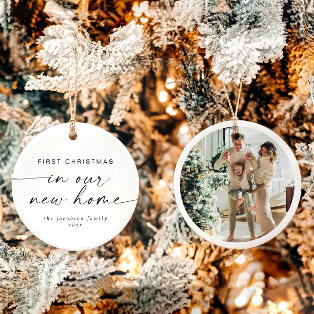 Ornamento De Cerâmica BLAIR: Mínimo Natal de 1 rua em nossa nova casa (Criador carregado)